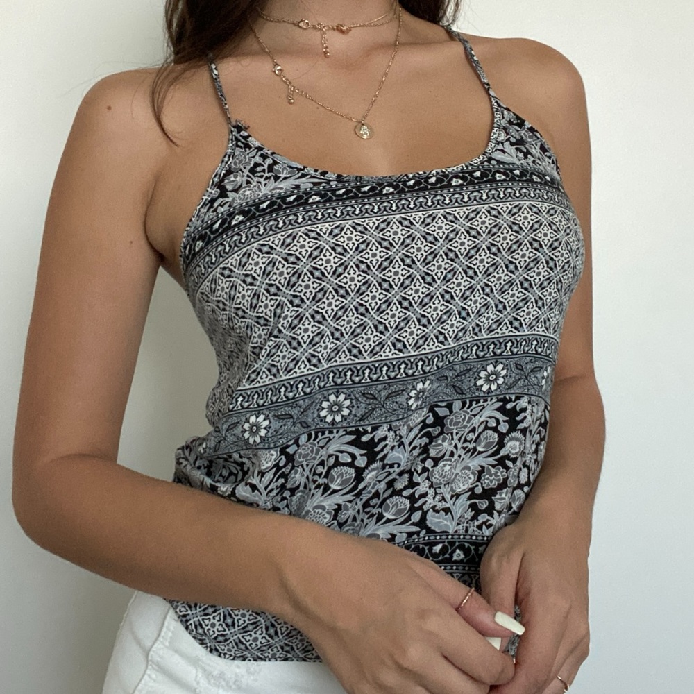 B&W patterned strap blouse